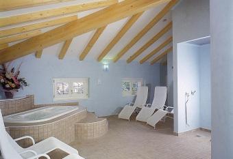 Hotel Olivo has Balcony rooms