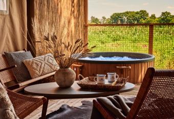 Zatoria Luxury Glamping ZATOR has rooms with a private hot tub