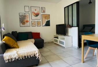 Appartement avec garage    M  ze has Balcony rooms