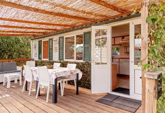 Oasis on the river has Balcony rooms