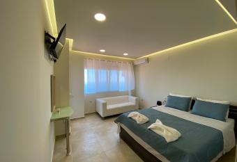 Rodia apartment with pool, jacuzzi & endless view has Balcony rooms