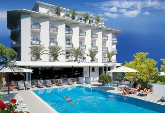 Hotel Wivien has Balcony rooms