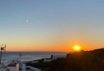 Casa Martin calle Jurel, viviendas frente a la playa en barrio de los pescadores de Conil allows 18 year olds to book a room