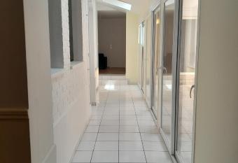 Bacquenois 36 RDC has Balcony rooms