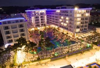 Apartment in Grand Blue Fafa has Balcony rooms