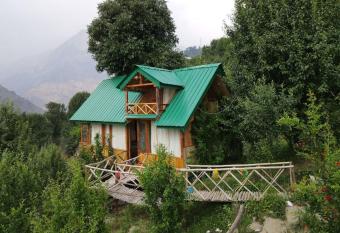 Himalayan Abode Tree House has Balcony rooms