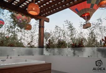 LUJOSA SUITE+JACUZZI PRIVADO+ZONA ARQUEOL  GICA has Balcony rooms