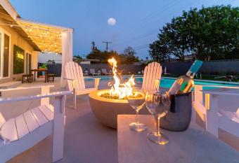 Ohana Resort w pool games and mini golf has Balcony rooms