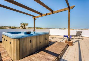 Villa Spa by the sea has Balcony rooms