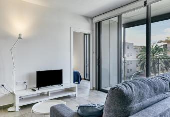 Pelosa Apartment has Balcony rooms