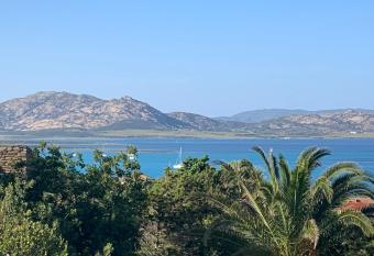 Villino Le Ortensie has Balcony rooms