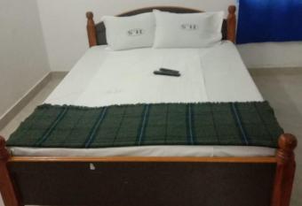 Aara leo castel has Balcony rooms