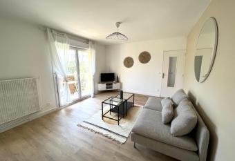 Superbe appartement avec emplacement id  al has Balcony rooms