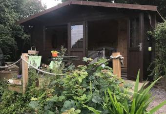 Secret & Secluded Sedlescombe has Balcony rooms