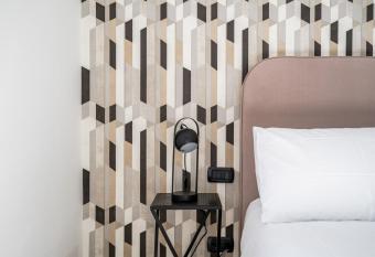 Resp Suites Novara has Balcony rooms