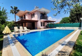 Villa Akman has Balcony rooms