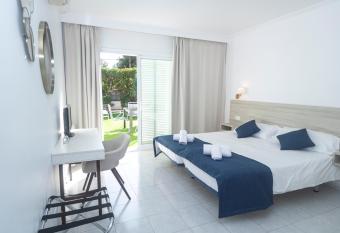 NURA Apartments - Condor allows 18 year olds to book a room