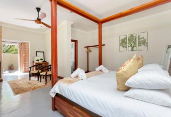Teak Place Guest Rooms has Balcony rooms