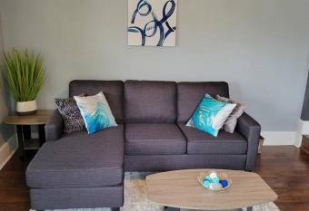 Chic City Getaway-2 bdrm twnhome, Minutes From Downtown allows 18 year olds to book a room