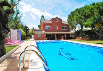 Villa 100 has Balcony rooms