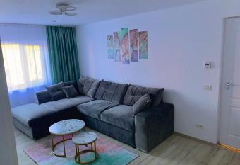 Apartament Infinity Petro  ani allows 18 year olds to book a room