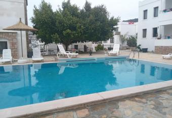 Dolphin Residences - Begonya 1 allows 18 year olds to book a room