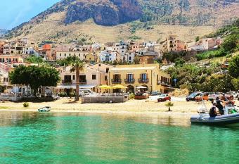 Hotel Cala Marina has Balcony rooms