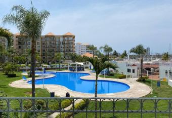 Puesta del sol 205 con acceso a marina mazatlan! has rooms with a private hot tub