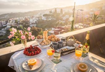 Vista Del Drago has Balcony rooms