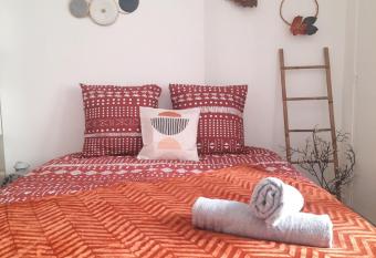 LE TERRACOTTA allows 18 year olds to book a room