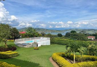 Finca Vista Hermosa has Balcony rooms