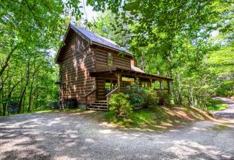 The Hartland - Hot Tub, Jacuzzi, Fireplace allows 18 year olds to book a room