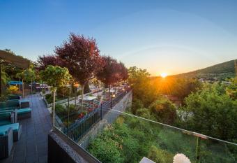 Magra Austria Hotel & Restaurant Prishtine has Balcony rooms