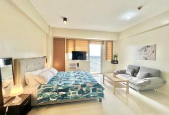 Luxury Hotel Type Condo Near NAIA Manila Airport has Balcony rooms