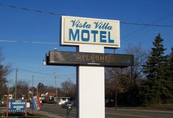 VISTA VILLA MOTEL allows 18 year olds to book a room