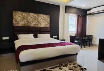 THE NORTHERN LIGHTS allows 18 year olds to book a room