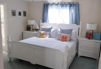 Playa Paraiso JAMAICA Bed & Breakfast allows 18 year olds to book a room