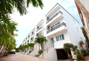 Hidden Palm Pool Villas has Balcony rooms