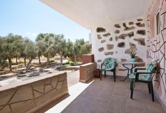 Alma Eco-r  stico allows 18 year olds to book a room