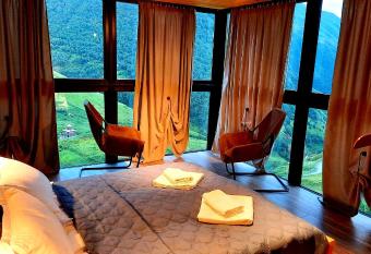 Pirdapira allows 18 year olds to book a room