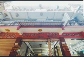 Metro Lodge has Balcony rooms