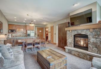 Luxurious 1 BR plus Murphy in River Run Village with Ski in ski out condo has Balcony rooms