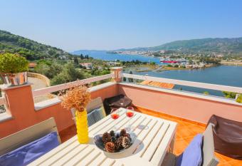 Skiathos Seaview Villa with Pool has Balcony rooms