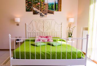 Hotel Arcoveggio has Balcony rooms