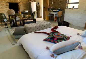 Mietjiesfontein has Smoking rooms