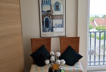 Lakeview by Bea has Balcony rooms