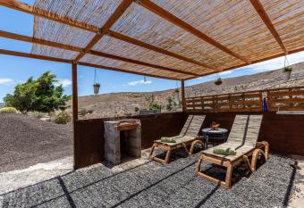 La Fortaleza - Casa La Fuentita allows 18 year olds to book a room