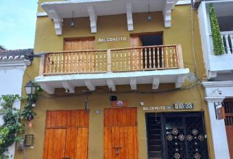 HOSTAL EL BALCONCITO allows 18 year olds to book a room