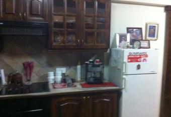 Zakos Court Apartments has rooms with a private hot tub