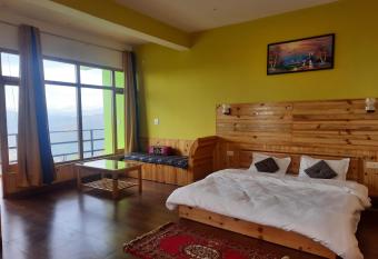 Jungal House has Balcony rooms